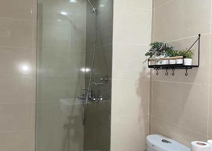 Stunning 1br With Balcony Facing Grand Canal View Apartment