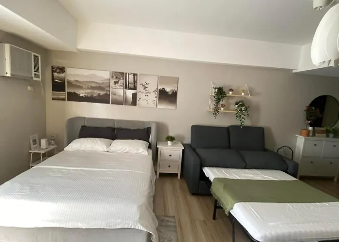 Apartment Stunning 1br With Balcony Facing Grand Canal View *