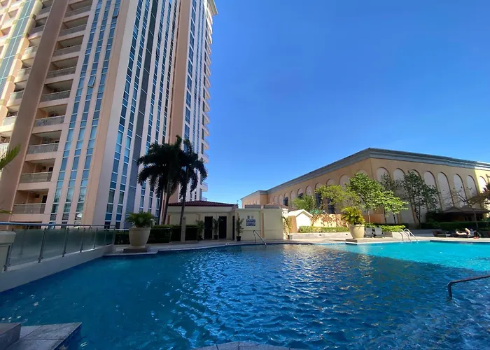 Apartment Stunning 1br With Balcony Facing Grand Canal View Manila